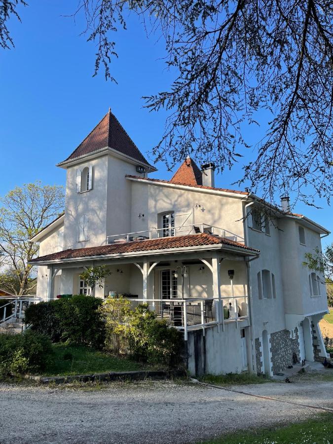 Domaine Des Peyries - Chambres Et Table D'Hotes Saint-Barthelemy-d'Agenais Exterior foto